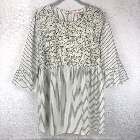 Isabel Maternity by Ingrid & Isabel Tops - Isabel Maternity 100% Cotton B&W Bell Sleeve Blouse with Embroidered Lace Size M
